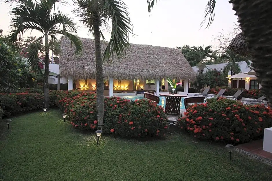 Villa Blanca Suites