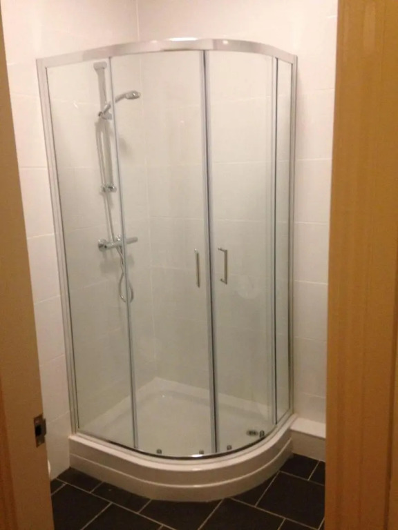 Strawberry Bank Hotel, NEC
