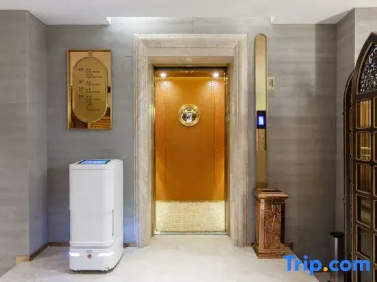 James Joyce Coffetel Hotel (Xiangyang Ancient City Tanxi Road)