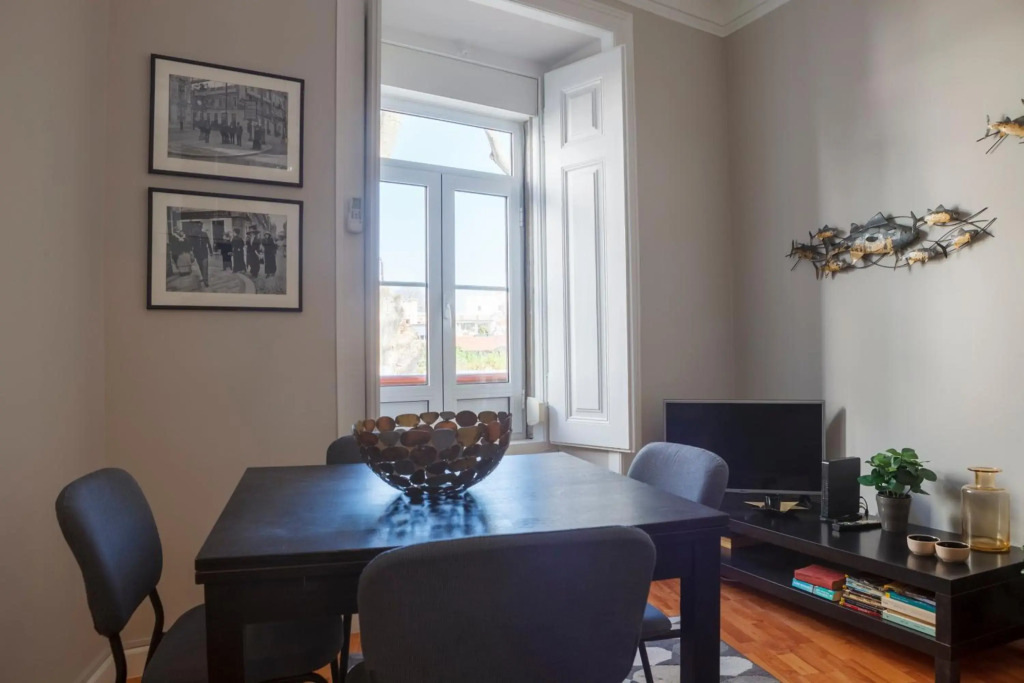 Alfama Graça neighbourhood typical & bright apartment with AC 1st floor