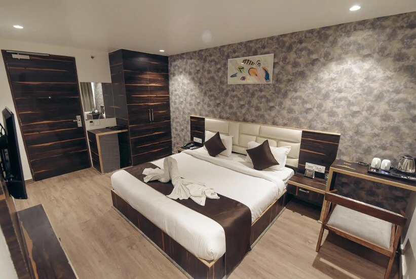 Kaki Hotel & Roof Top Restaurant
