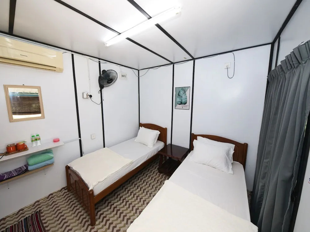 OYO 90960 Rajawali D'cabin Chalet Room