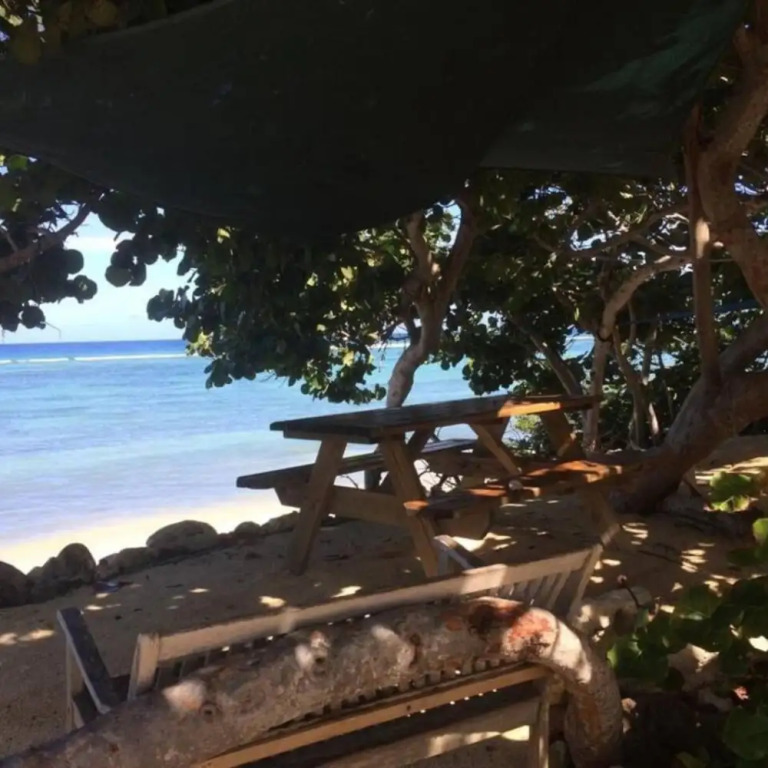 S4 BP Steps to Beach Entire Apartment