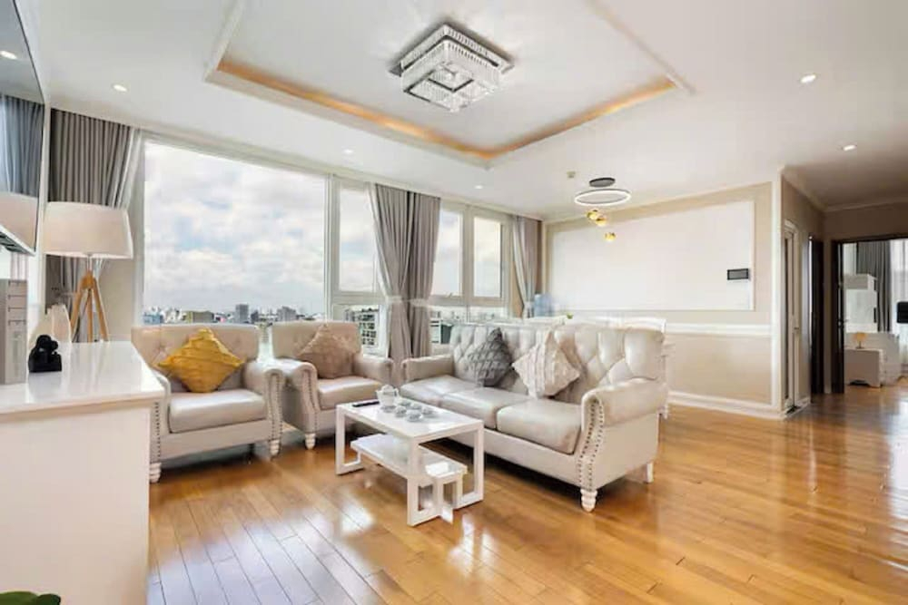 Vertex Luxstay Leman The MarQ Residence