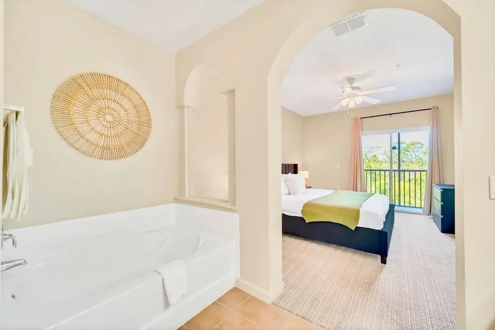 Condo w Pool, Games Room - Pet Friendly