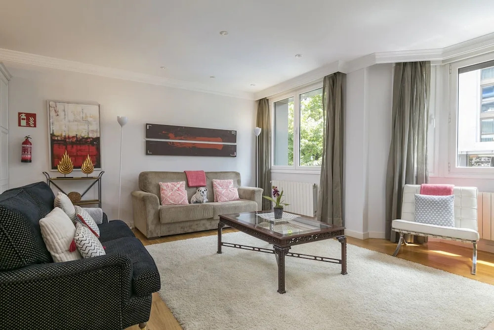 Gran Via 1.2 by Forever Rentals