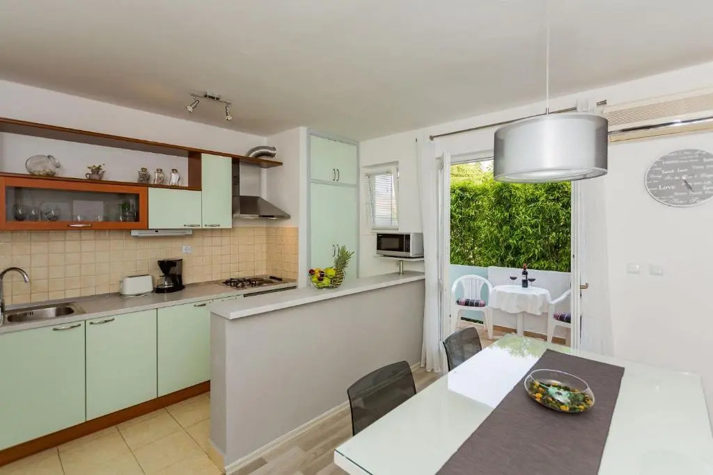 Apartment Petar - 50m from sea