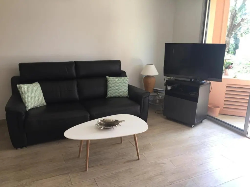 Belle résidence au centre de Saint Tropez avec piscine et garage