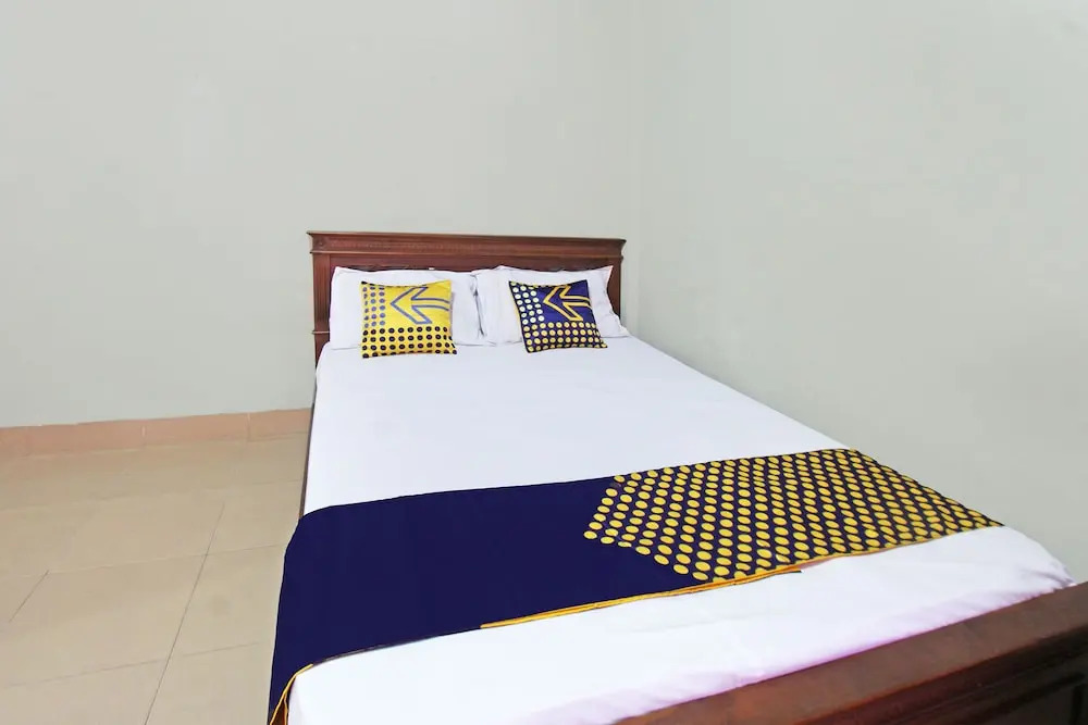 SPOT ON 92973 Madani Syariah Guesthouse