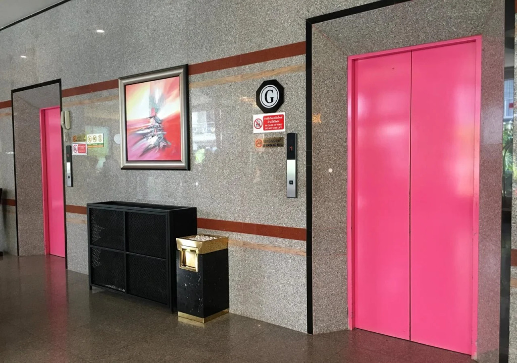 G9 Hotel