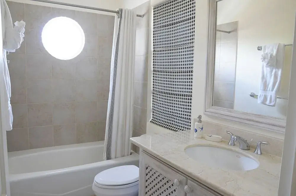 "this Beautifully Decorated 3 Bedroom 3 Bathroom Duplex Villa"