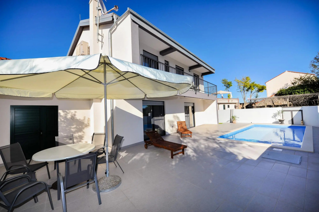 Villa Lily