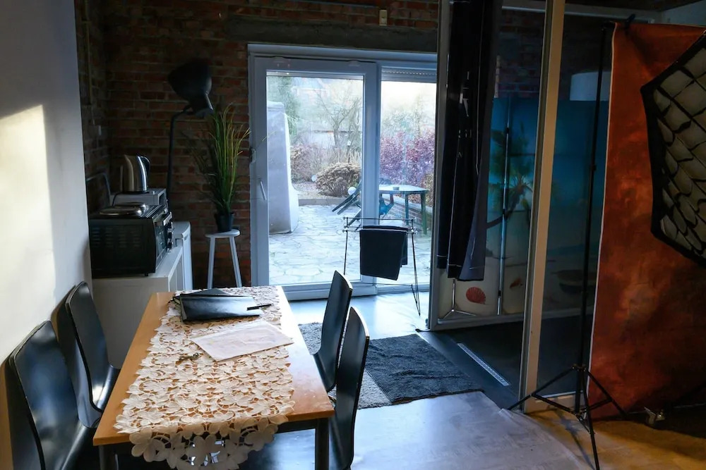 Studio in Jambes, Namur, With Pool Access, Enclosed Garden and Wifi