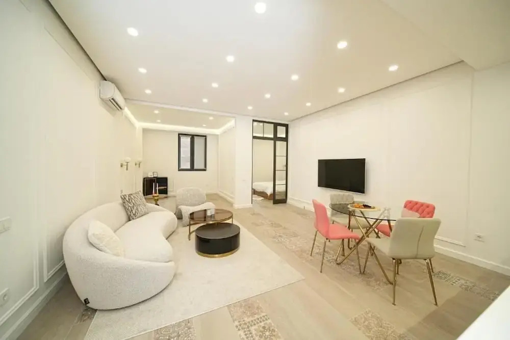 Luxury 2BR apartment in the center