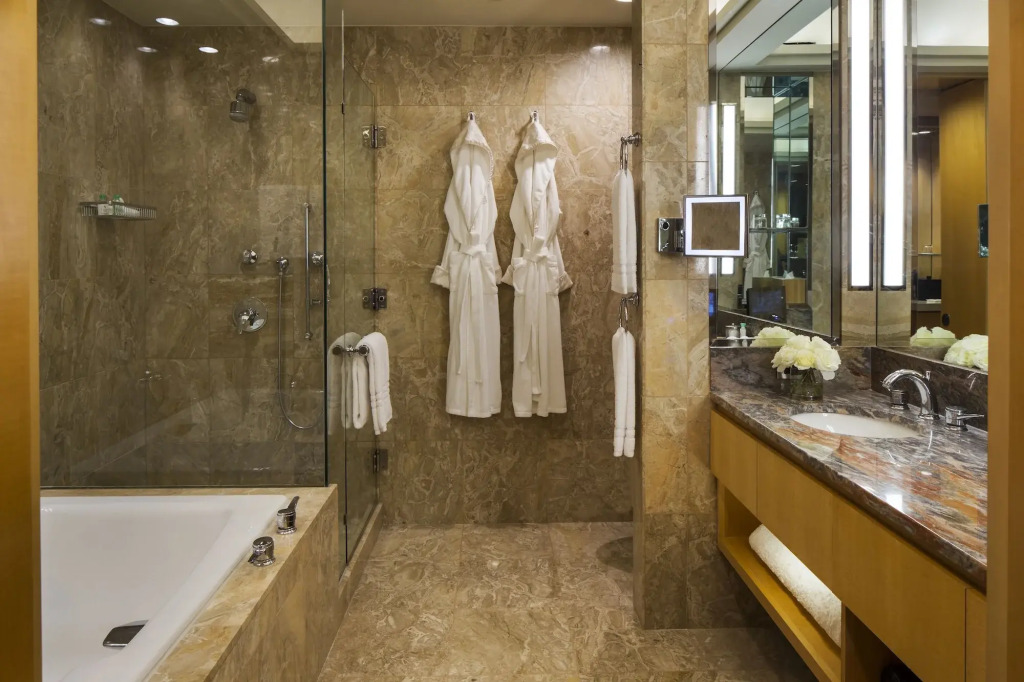 Отель Four Seasons New York