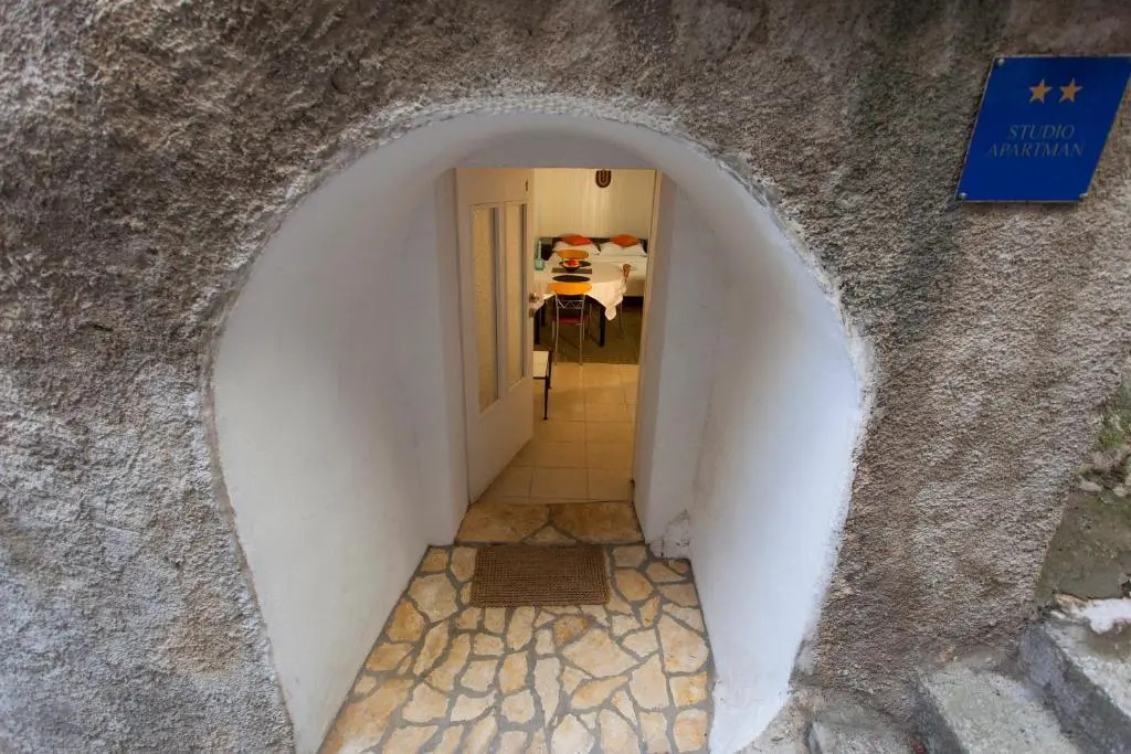 Studio Apartment Nihar