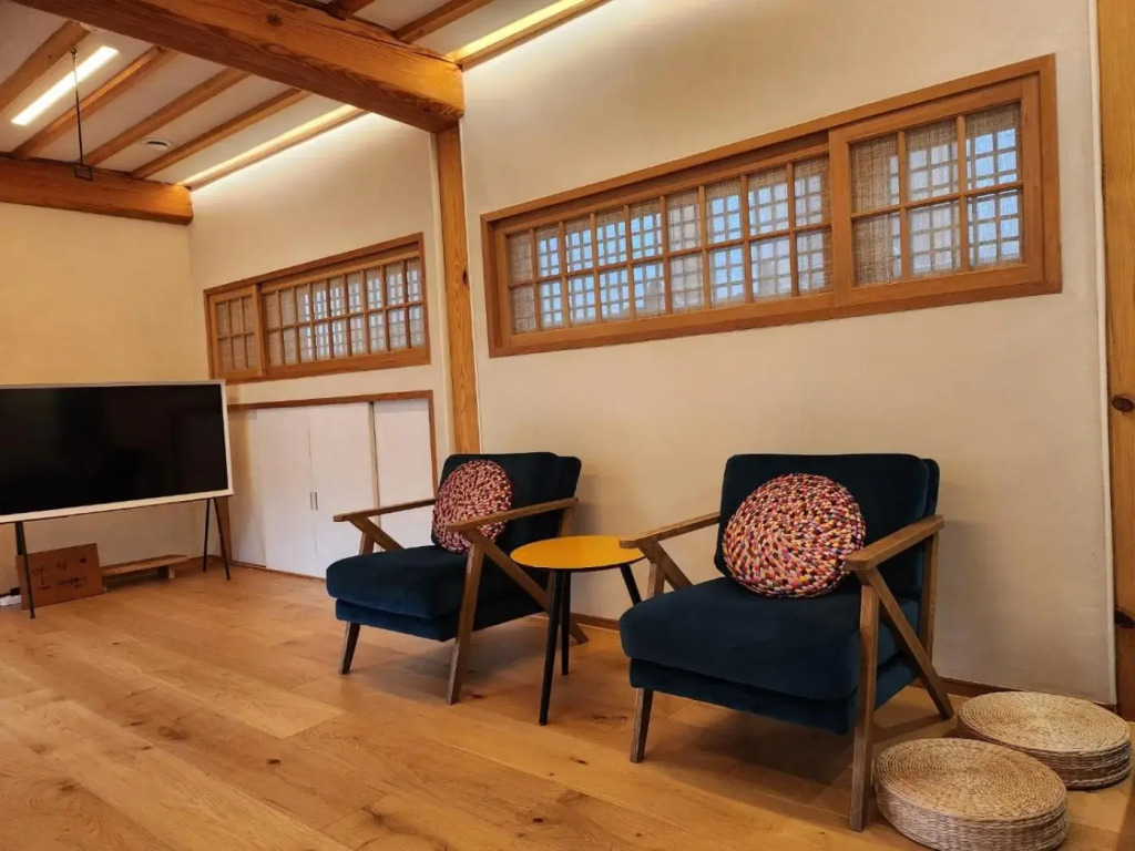 IRIRU Boutique Guesthouse - Hanok Korean traditional house