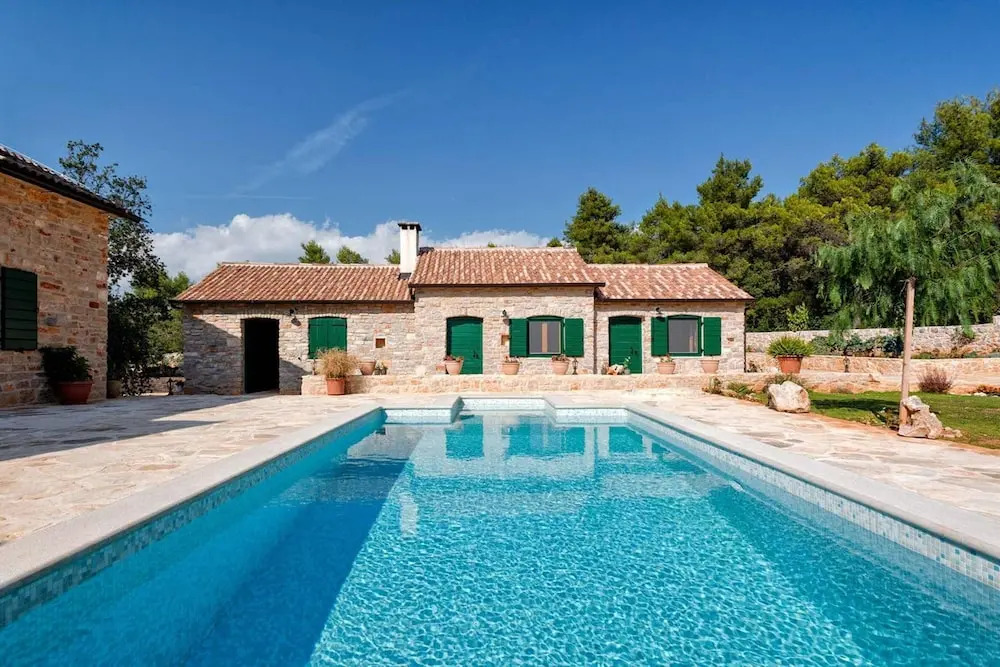 Villa With 5 Bedrooms in Stari Grad, With Private Pool, Enclosed Garden and Wifi Near the Beach