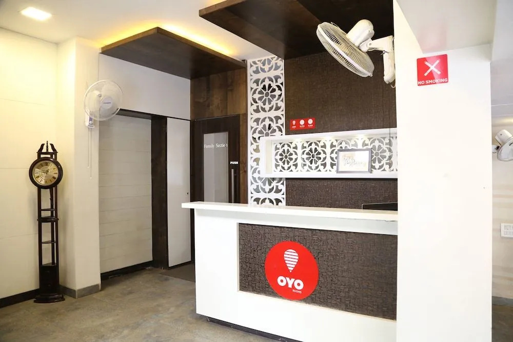 OYO 9953 Hotel Alankar