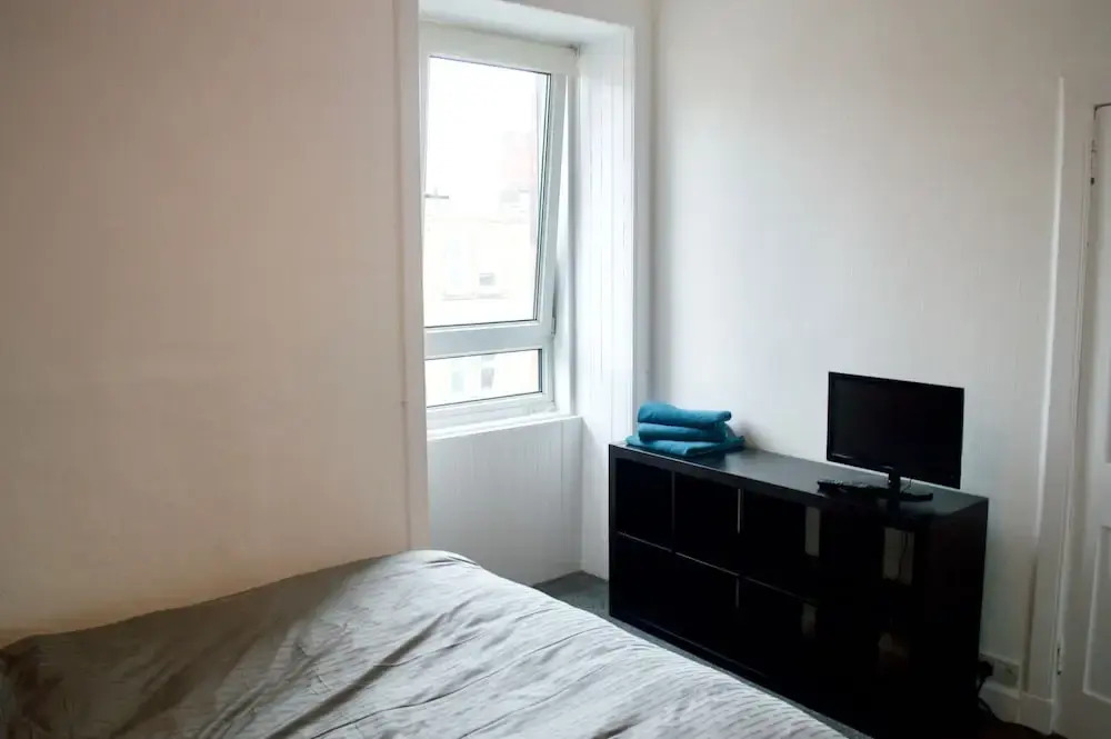 1 Bedroom Flat Near Dalry Area