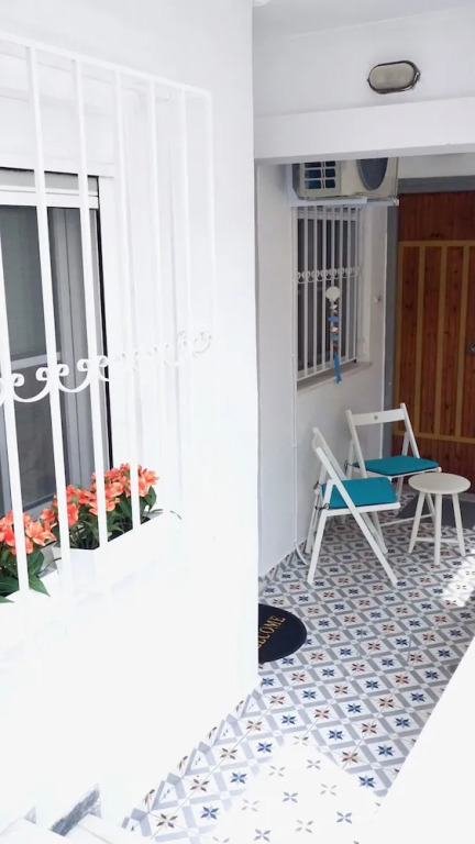 Cycladic Style Apt in Athens