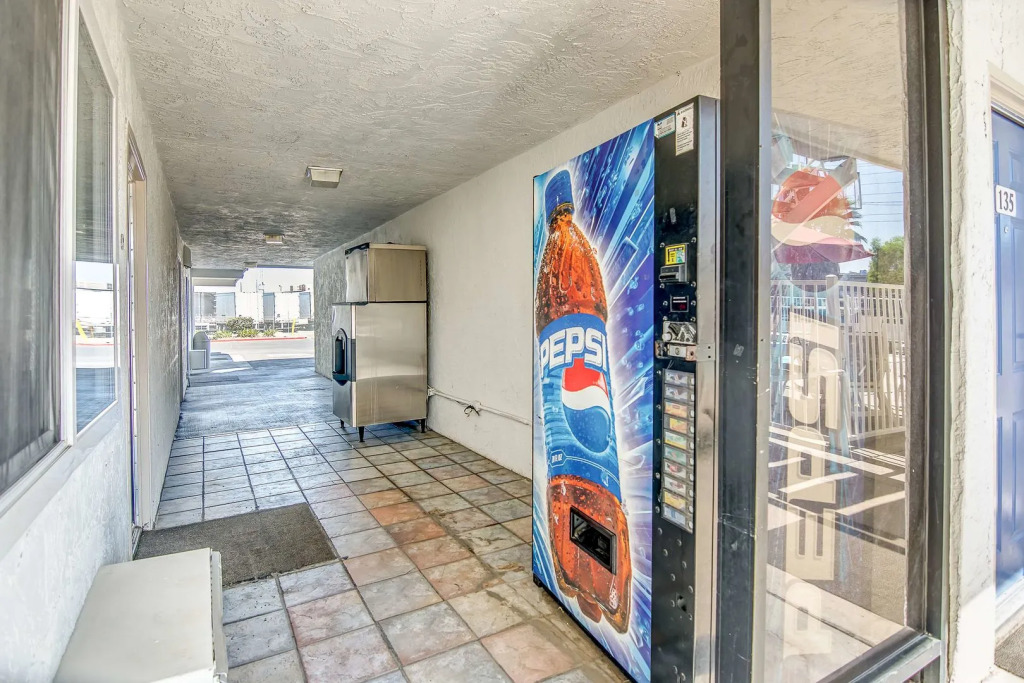 Motel 6-Stockton, CA - Charter Way West