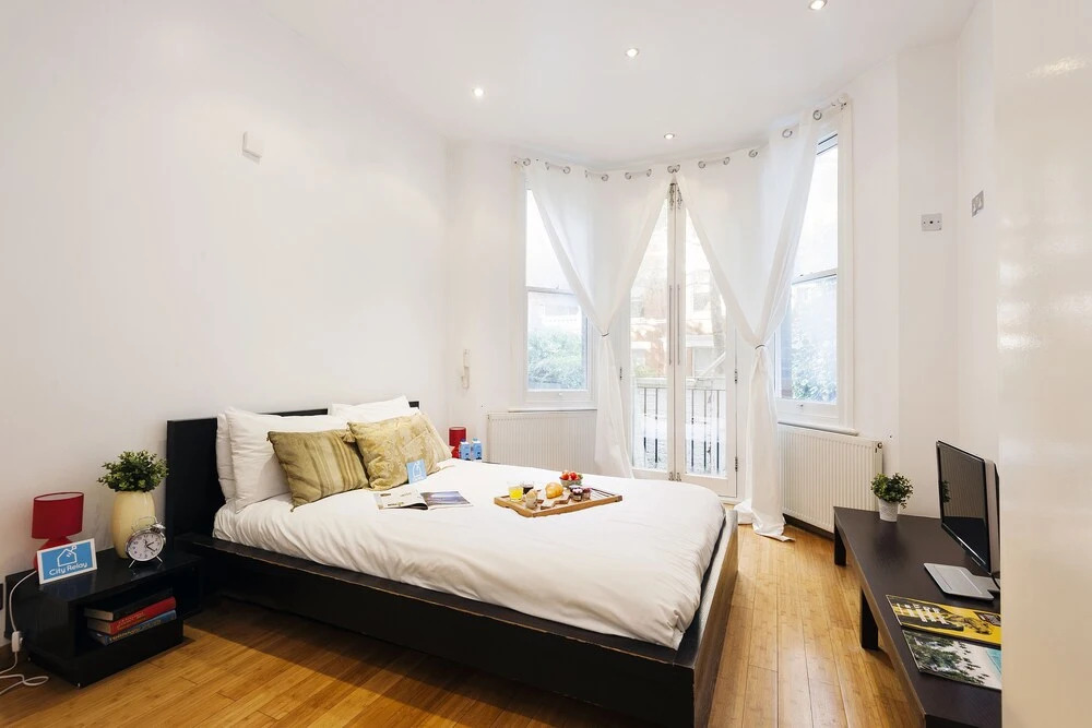 The Cheniston Gardens Abode - IA01