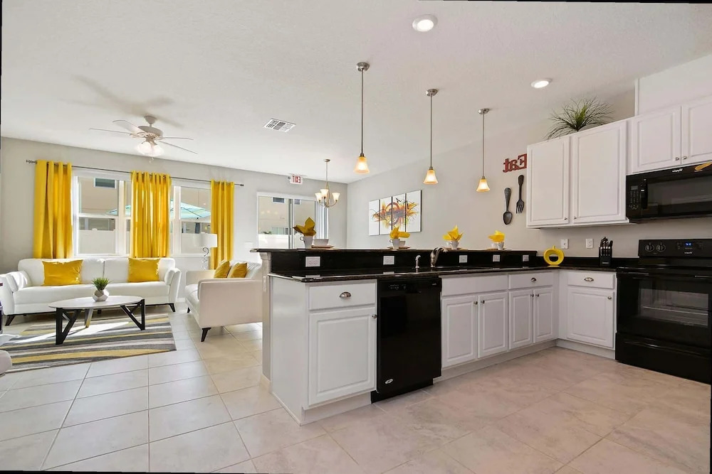 Modern 4BR Townhome Near Disney in Gated Resort