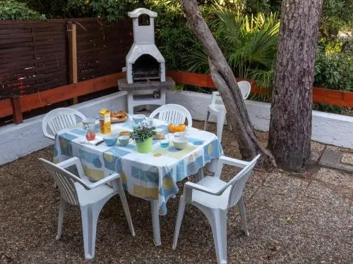 Studio en Duplex sous la Pinède et Proche de la Plage - FR-1-239-394