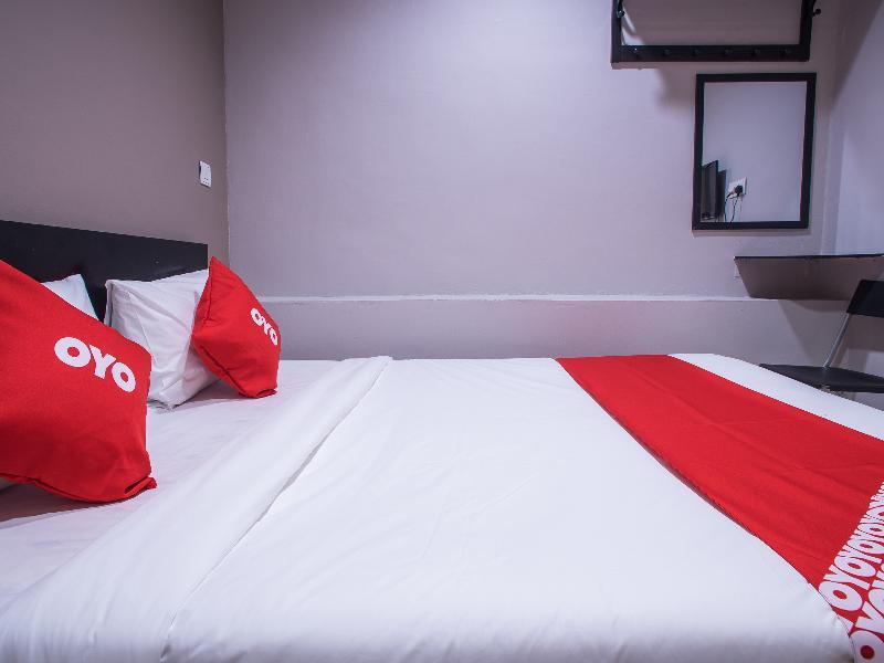 Super OYO 44097 Avatarr Hotel