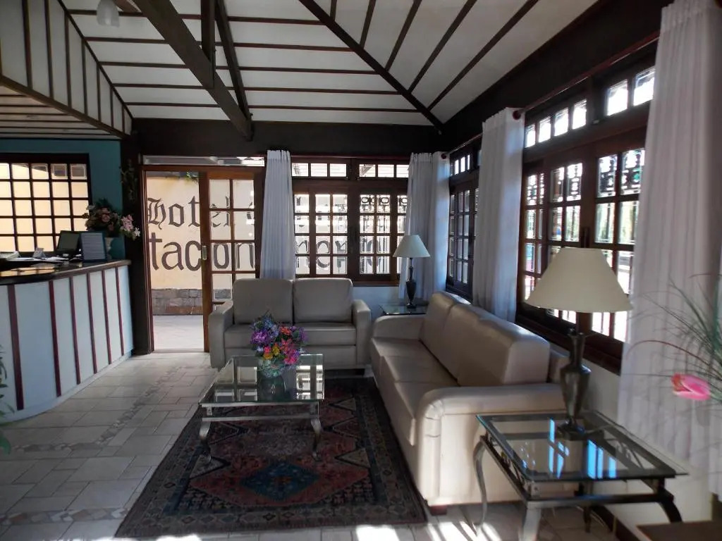 Hotel Colonial