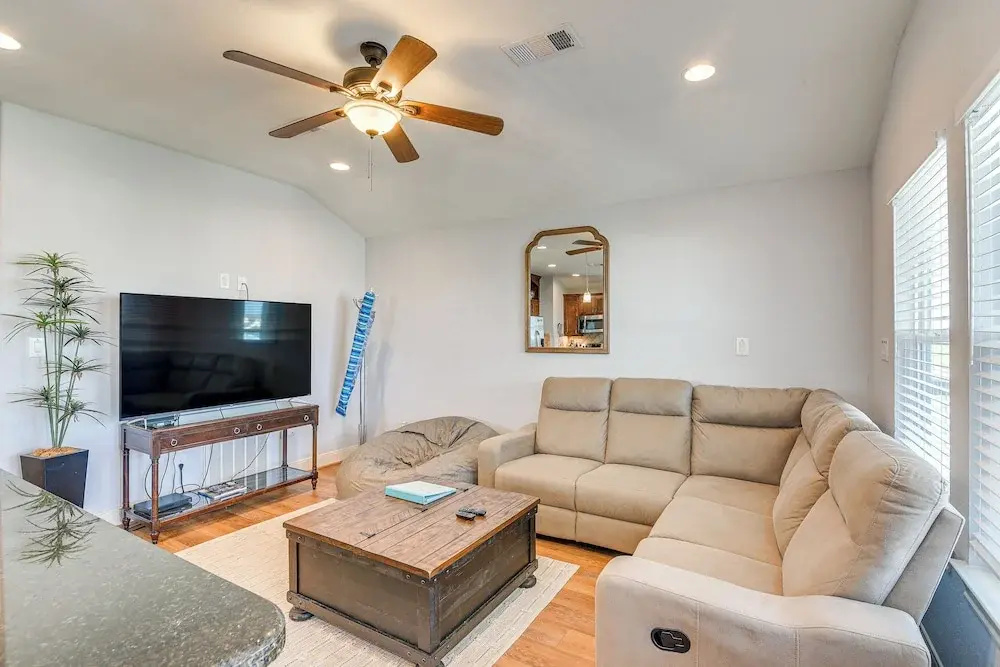 Golf Cart, Pool Access! Beach-walk Galveston Haven