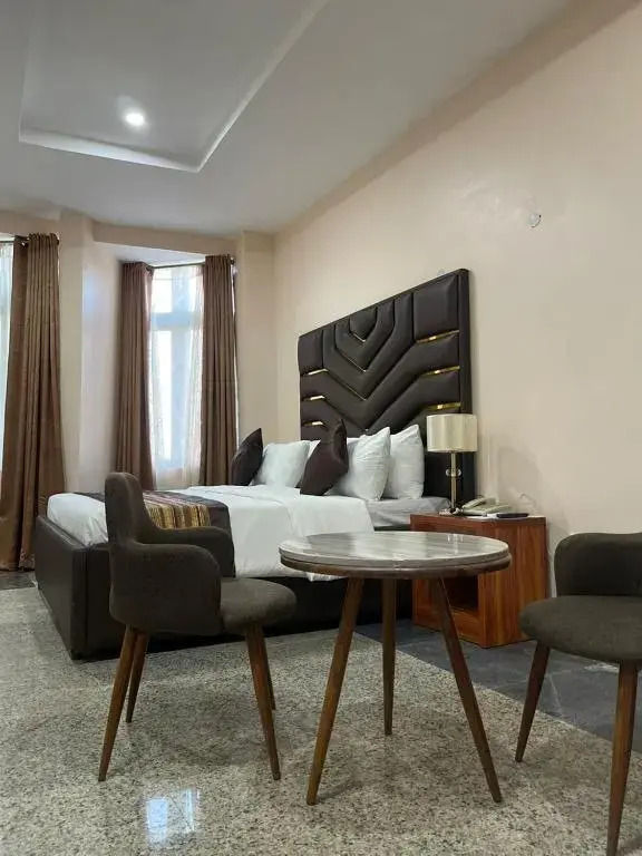 De Silver Green Luxury Hotel