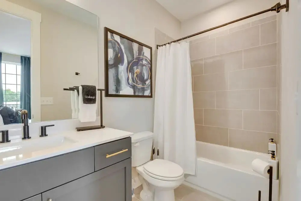 Chic Atlanta Vacation Rental ~ 1 Mi to Downtown!