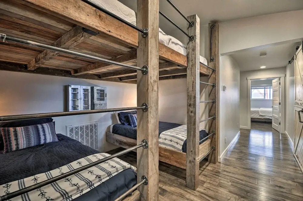 Sleek Riverfront Condo on Pier in Downtown Astoria