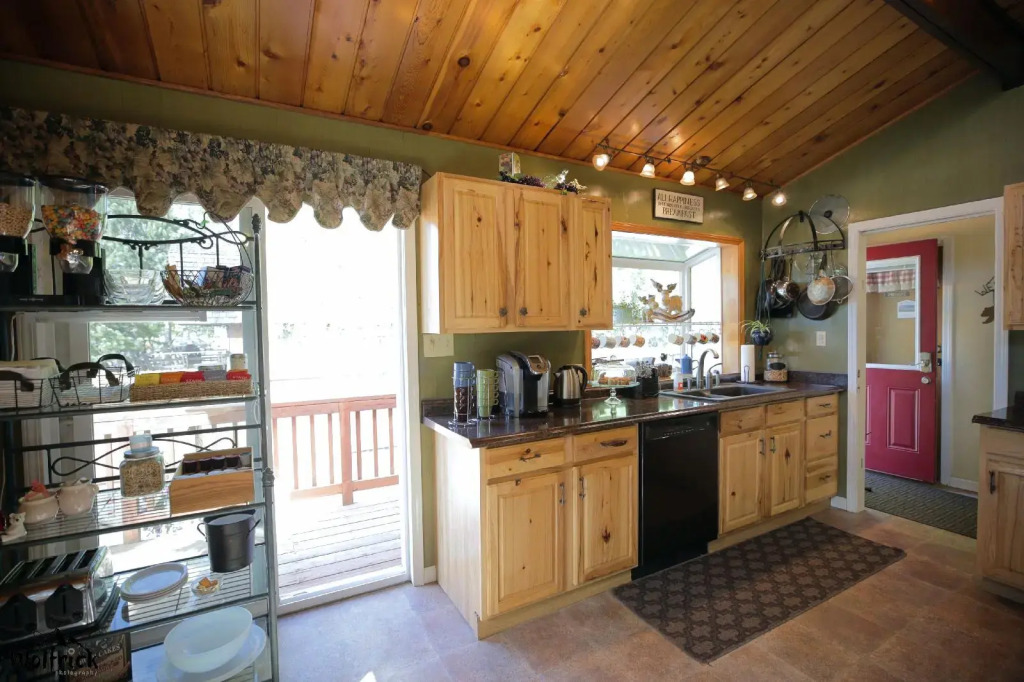 Jewel Lake Bed and Breakfast