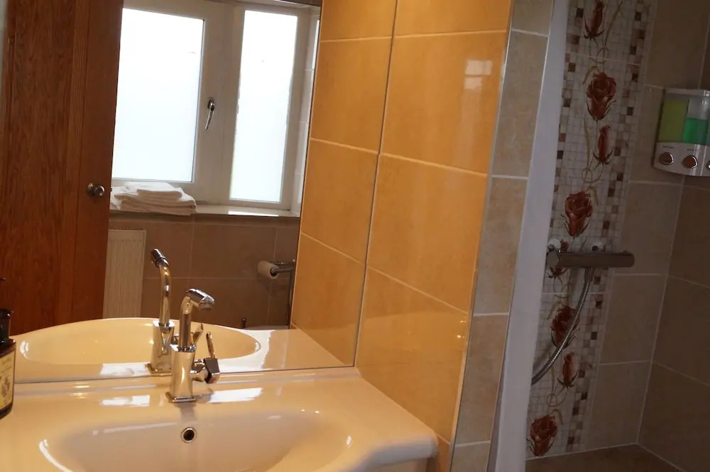 DUBLIN AIRPORT BEAUMONT HOSPITAL Maries Bed and Breakfast