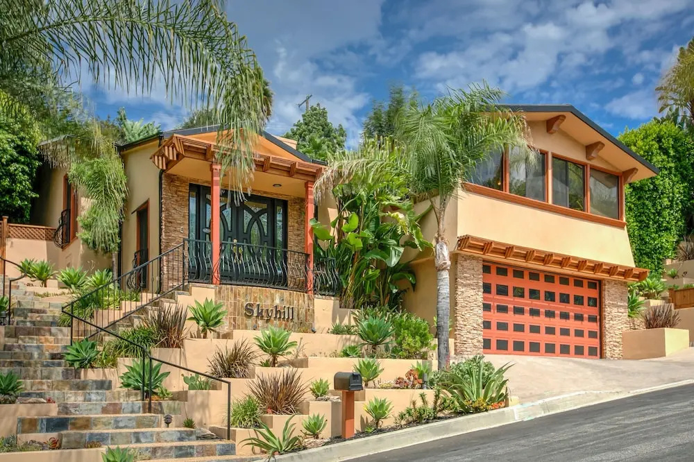 Skyhill Oasis W/ Hot Tub Walk To Universal 4 Bedroom Home