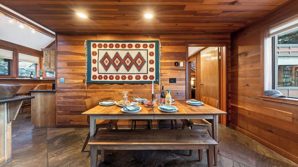Grand Elk Chalet by Avantstay Private Beach + Pier + Hot Tub Historic A-frame in Carnelian Bay Near Tahoe City + Hiking Trails