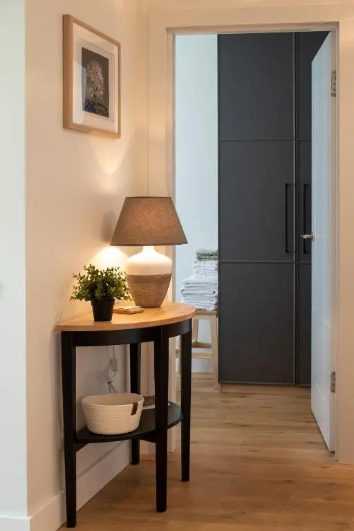 11 Pine View