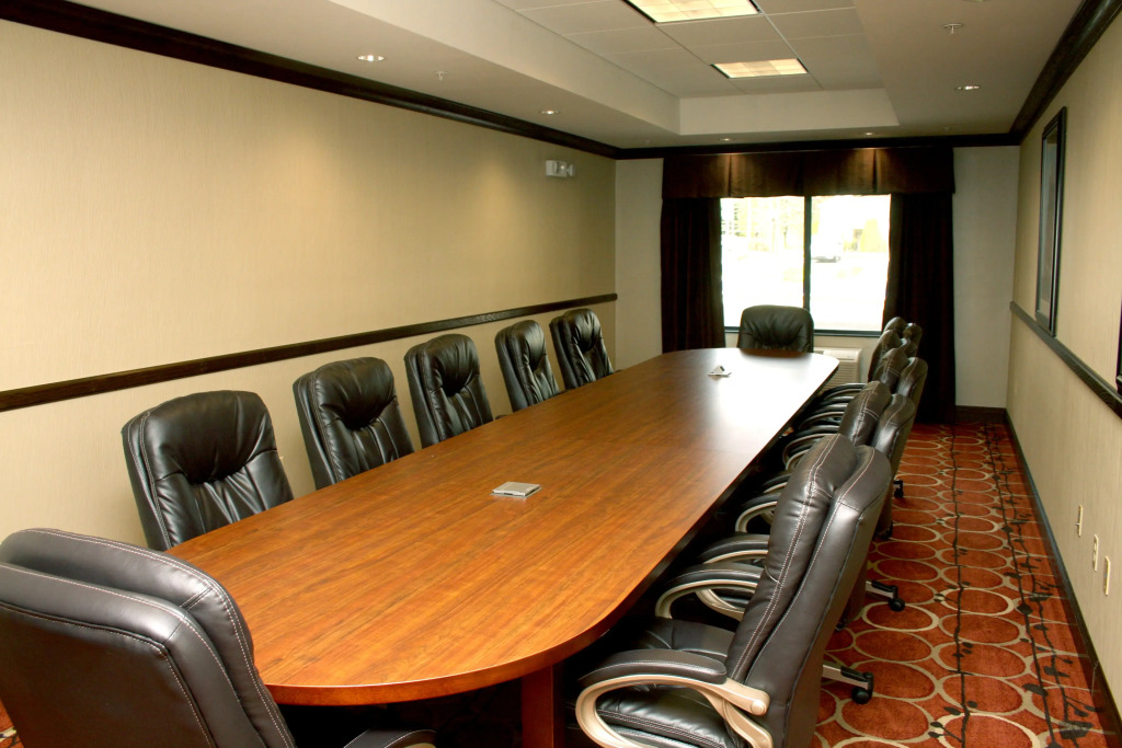 Holiday Inn Express & Suites Cumberland - La Vale by IHG