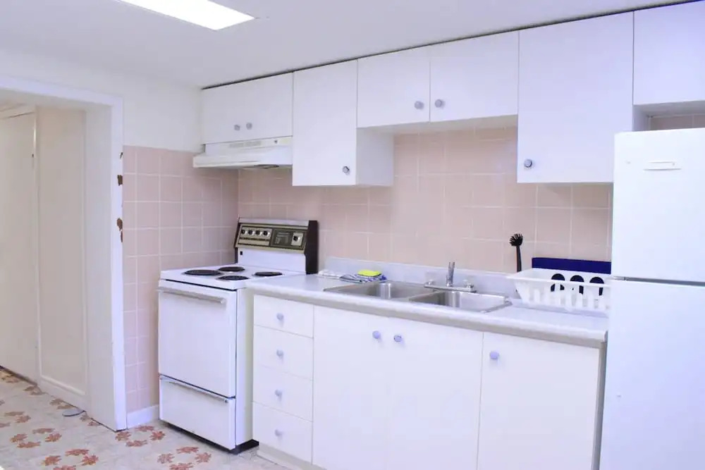 Central Basement Unit in Little Italy Close To Subway