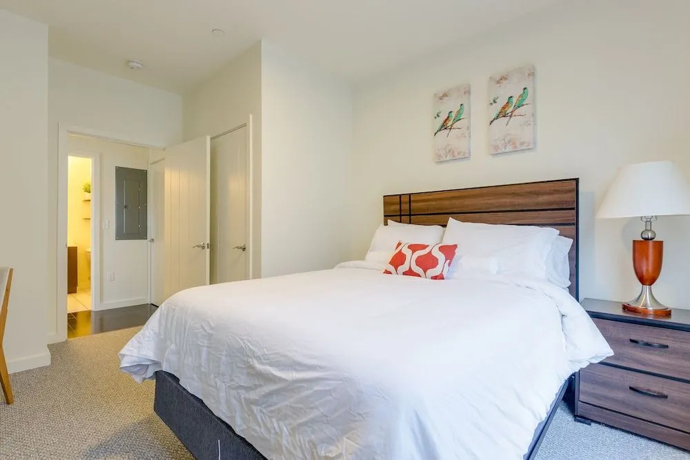 Peachtree Apartments by Avalon Suites