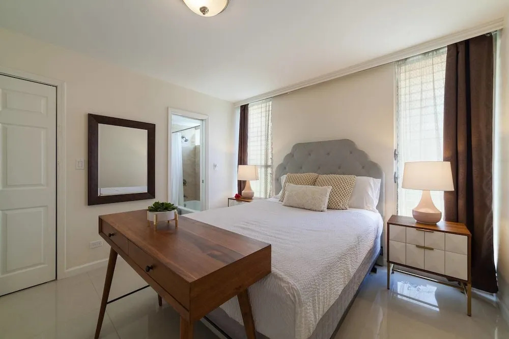 Huge 2br/2ba Mins Away From Waikiki Beach by Domio