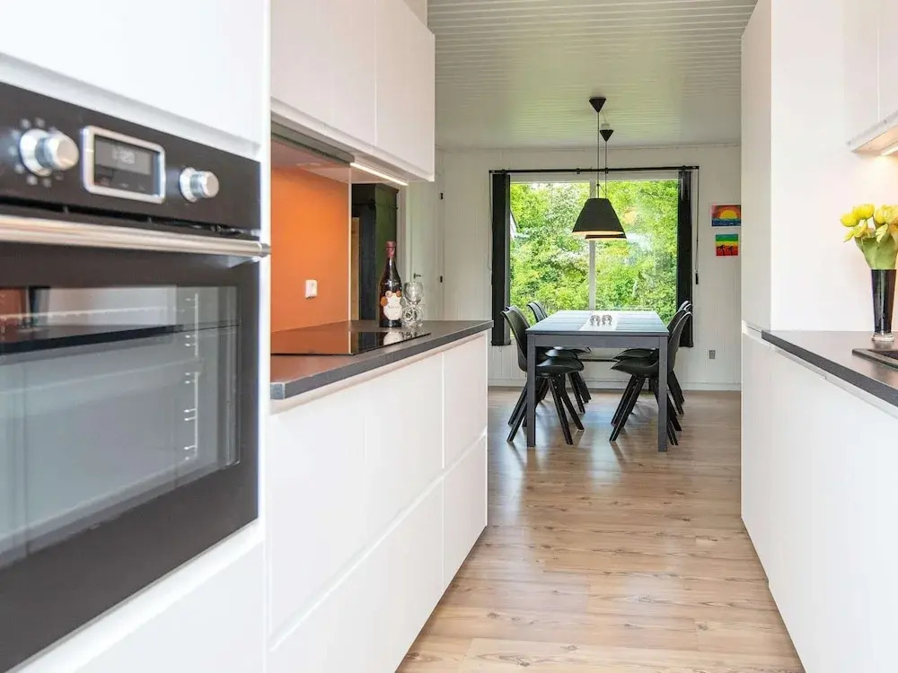Enticing Holiday Home in Hemmet near Sea
