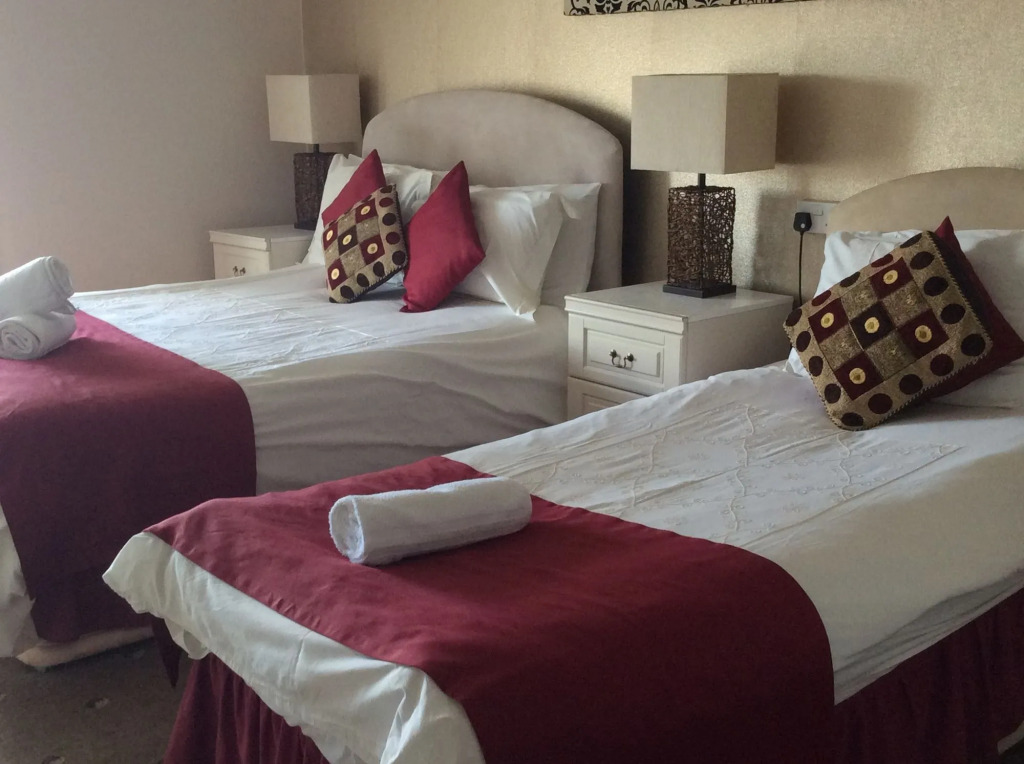 The Jubilee Hotel East - with NEWLY REFURBISHED SPA FACILITIES - GAMESPIT - AND SMOKEHOUSE