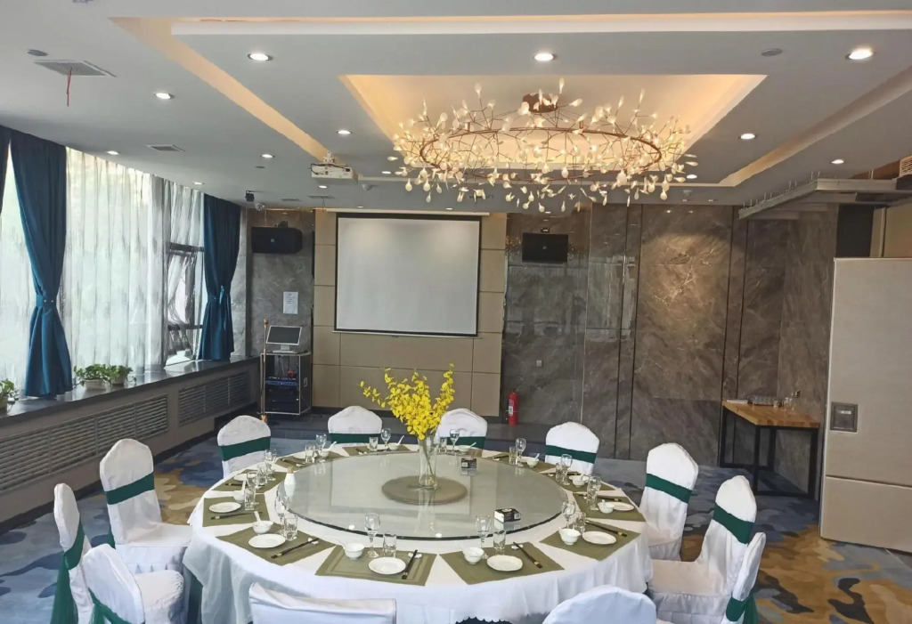 Homeinn Selected Hotel (Harbin International Exhibition Center Industrial University Second Campus)