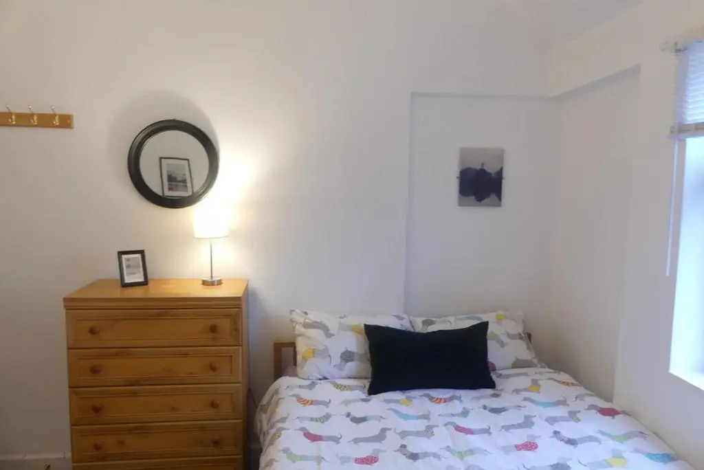 Space For Groups, 10 mins from centre with parking!