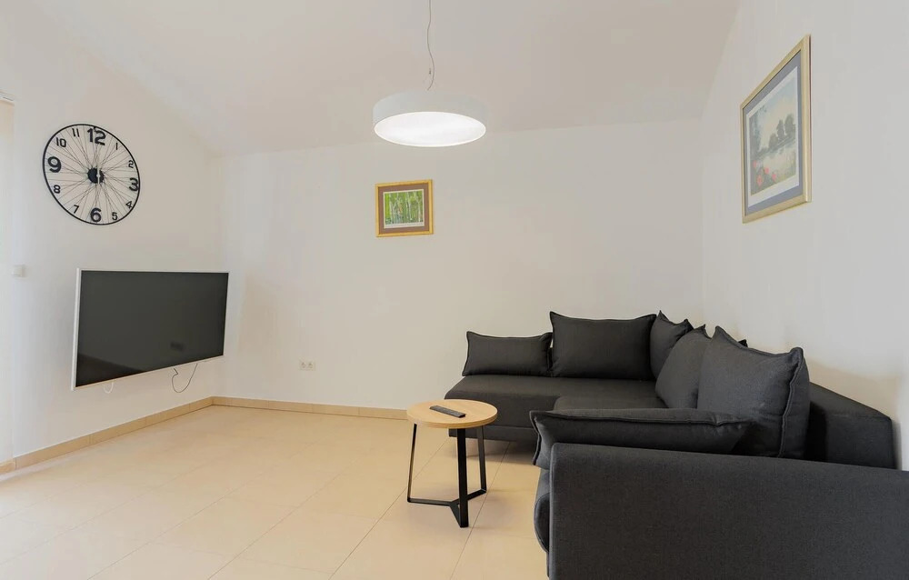Luxurious Home In Sevid