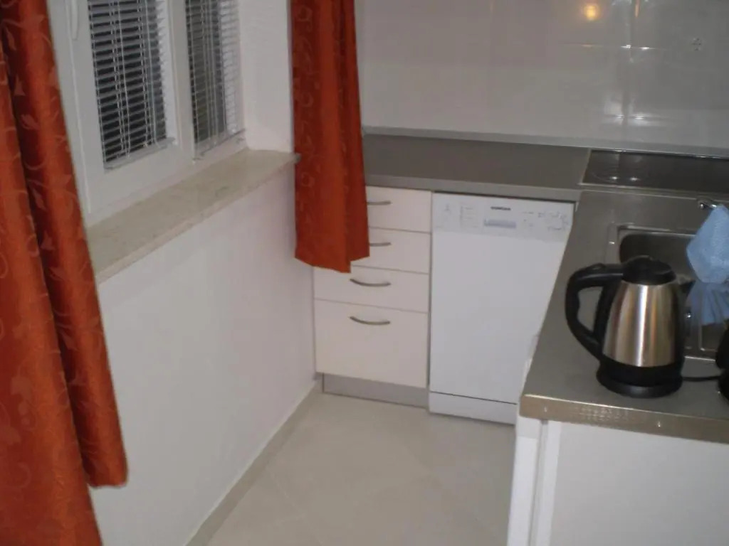 Apartments Tare, Electric Car Refill